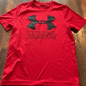 Boys Under Armour size small T-shirt